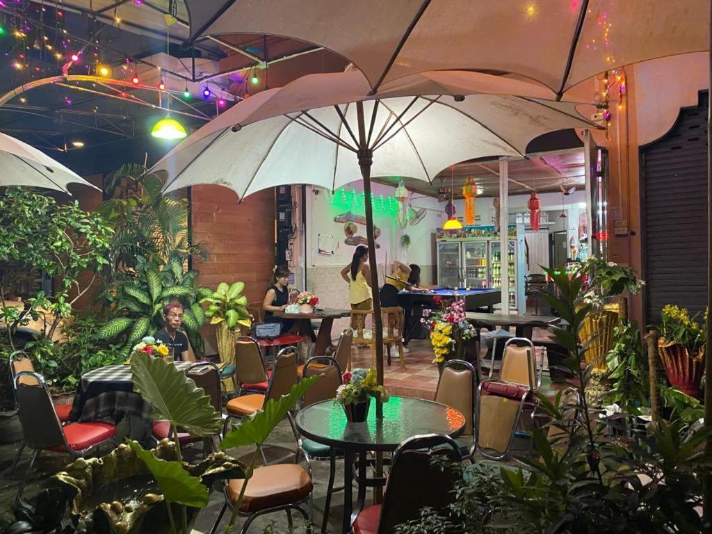 Pluemchai Guesthouse Jomtien Beach Exterior foto