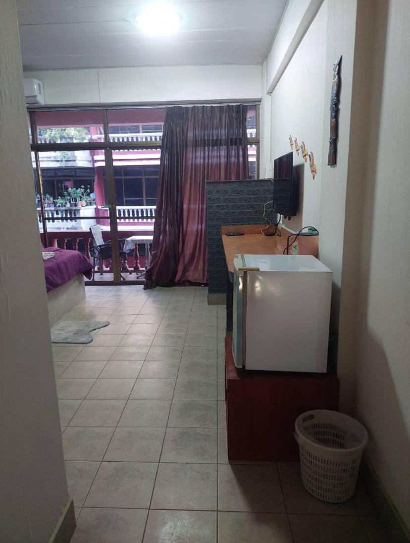 Pluemchai Guesthouse Jomtien Beach Exterior foto