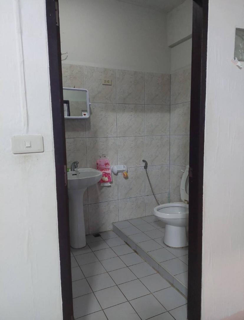 Pluemchai Guesthouse Jomtien Beach Exterior foto