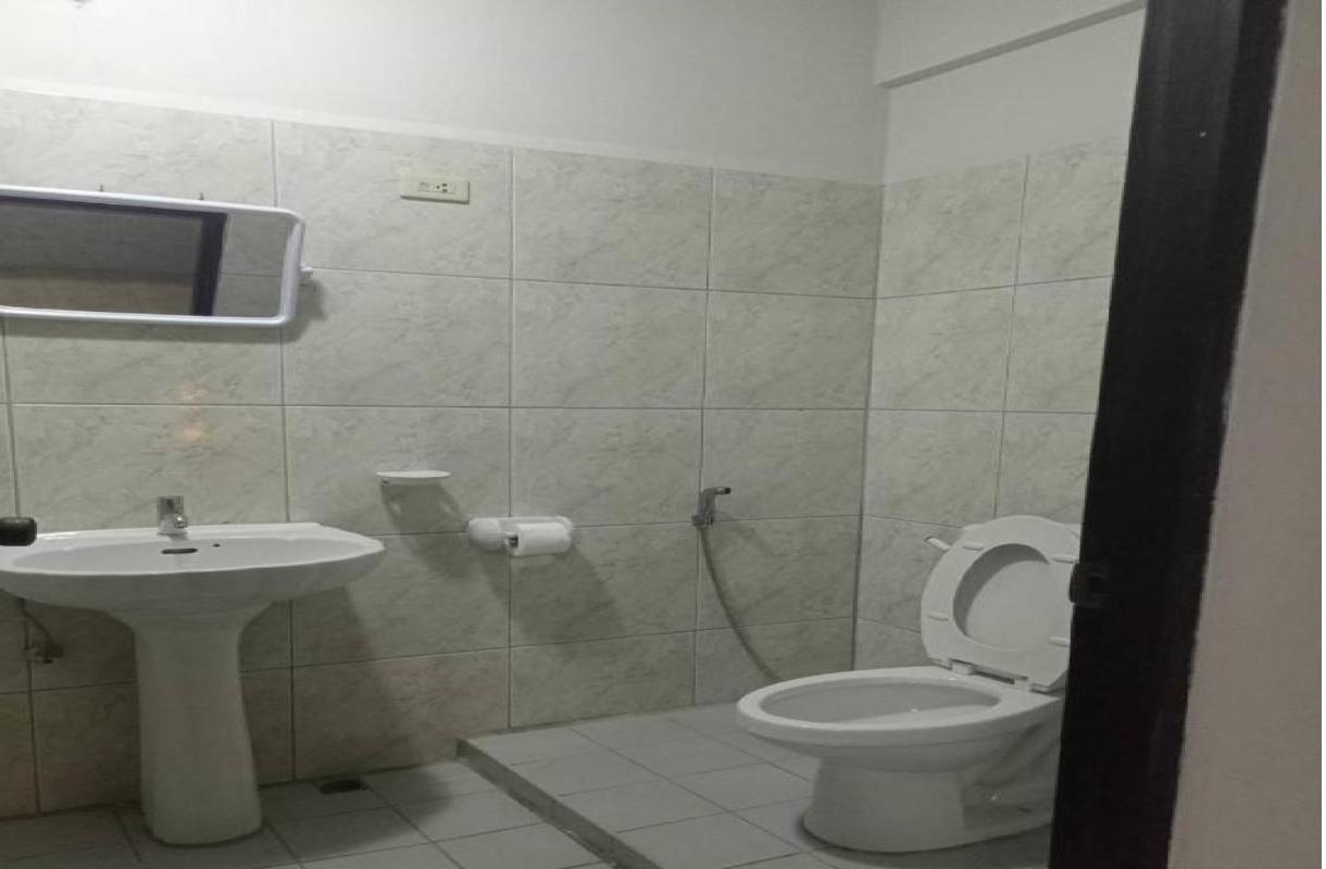 Pluemchai Guesthouse Jomtien Beach Exterior foto
