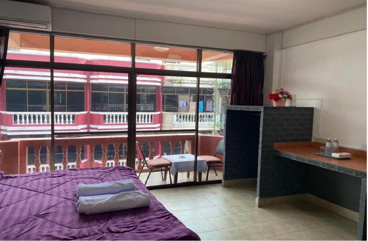 Pluemchai Guesthouse Jomtien Beach Exterior foto