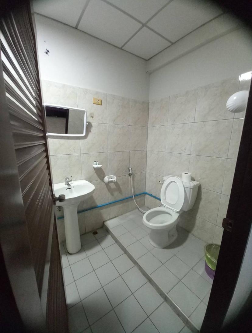 Pluemchai Guesthouse Jomtien Beach Exterior foto